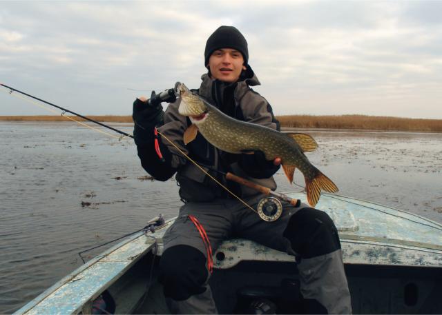 Файл:Рыбалка на Азовских лиманах.jpg