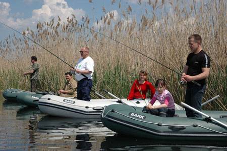 Файл:Ловля с лодки.jpg