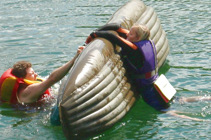 Файл:Меры безопасности при ловле с лодки.jpg