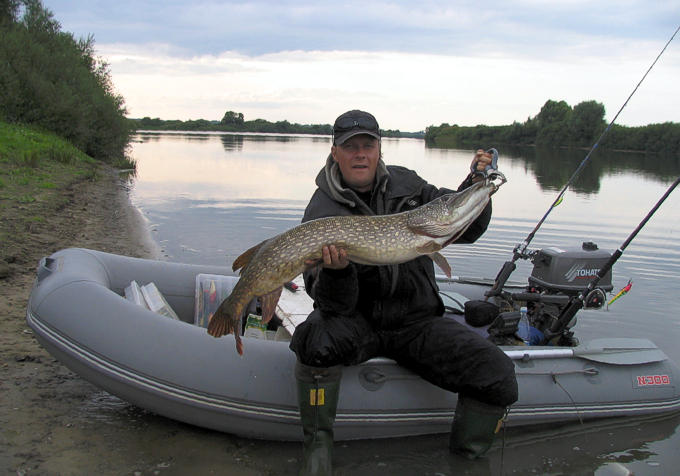 Файл:Рыбалка на Оке в Нижегородской области.jpg