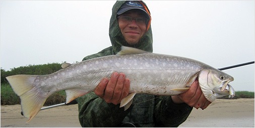 Файл:Ловля рыбы на Сахалине.jpg