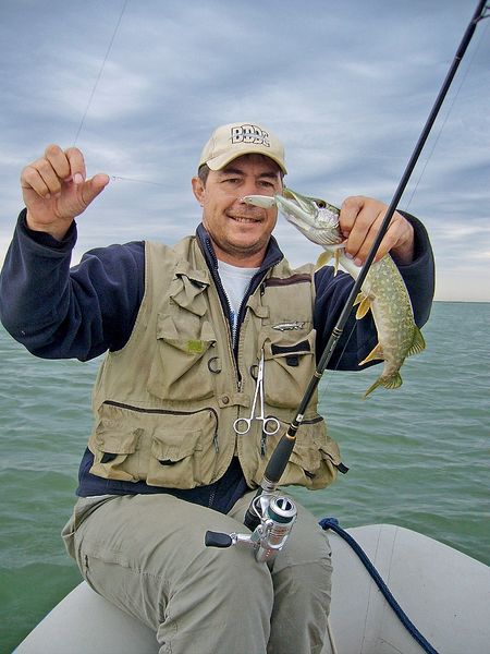 Файл:Рыбалка в Элисте.jpg